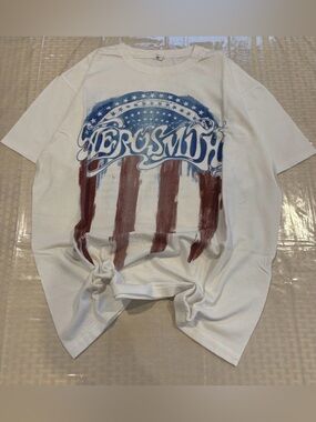 Aerosmith T-shirt 2012 Tour Size Large USA Flag TeeAnvil Tag Band Tee Rock White